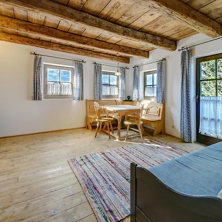 Almdorf Hochlienz, Alm 30 Obernussdorf