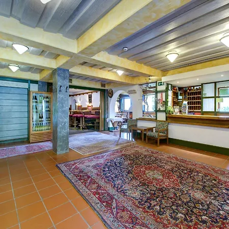 Almdorf Hochlienz, Alm 30 Obernussdorf