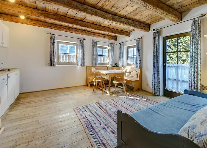 Almdorf Hochlienz, Alm 30 Obernussdorf