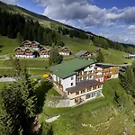 Almdorf Hochlienz, Alm 30 Obernussdorf