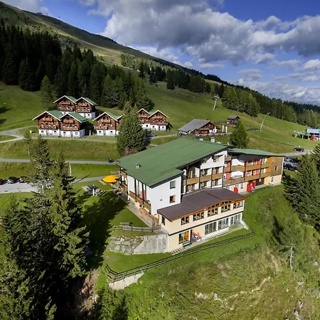 Almdorf Hochlienz, Alm 30 Apartment *