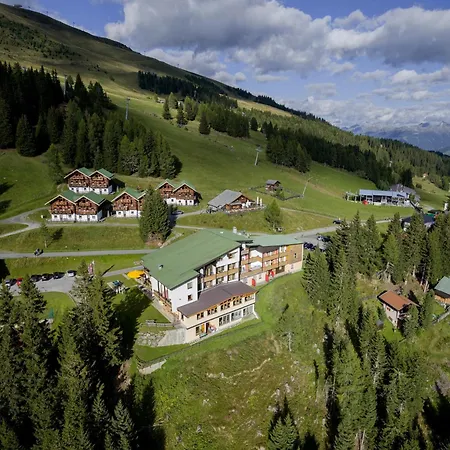 Almdorf Hochlienz, Alm 30 *